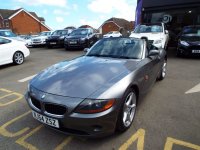 bmw-z4-convertible-petrol_33132340.jpg
