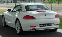 BMW_Z4_sDrive23i_(E89)_rear_20100724.jpg