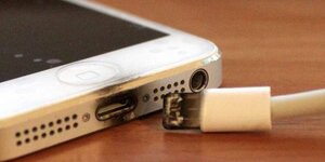 scorched-usb-iphone.jpg