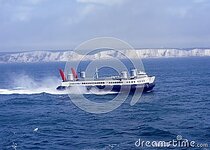 hovercraft-off-dover-england-16369470.jpg