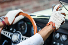 Autodromo-Stringback-Driving-Gloves-3.jpg