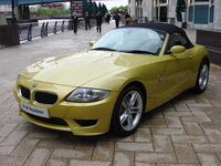 800px-BMW_Z4_M_Roadster_front.jpg