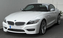 BMW_Z4_II_sDrive35is_M_Sportpaket_front_20100515.jpg