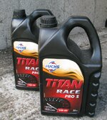 Fuchs_Titan_RaceProS_5w40_01.jpg