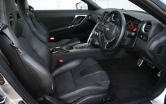 08_nissan_skyline_int_2_500.jpg