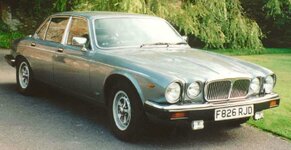 er_double_six_silver_black_interior_F_registration.jpg
