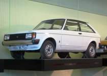 Chrysler_Sunbeam_back_on_the_shelf_in_Glasgow.JPG