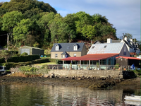 Tayvallich Inn.png