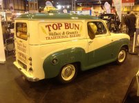1280px-Austin_A35_Van_'Top_Bun'_Bakery_(31019411265).jpg
