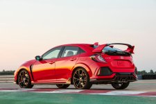 2017-honda-civic-sdn_100609666_h.jpg