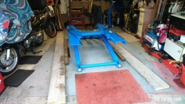 SCISSOR LIFT 1.JPG