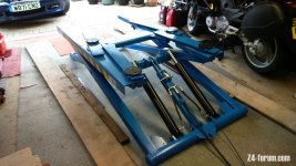 SCISSOR LIFT 2.JPG