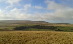 Yes Tor WestMil Tot and Roew Tor from Bestton Tor.jpg Yes Tor WestMil Tot and Roew Tor from Bestton Tor.jpg