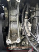 Alternator removed - oil leak 1.jpg