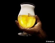 Duvel-glass-in-hand-1550x1220.jpg