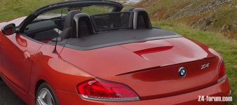 Boot lip spoiler painter to match body colour & roll over bar rears in black wrap.JPG Boot lip spoiler painter to match body colour & roll over bar rears in black wrap.JPG