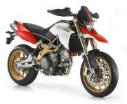 Aprilia SM 750 Dorsoduro 08.jpg