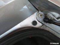 Rear bumper nearside attachment 1.JPG