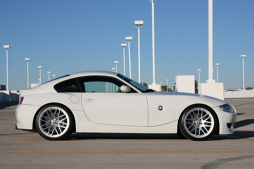 Корень z 4 z 4. BMW z4 e86 Coupe. BMW z4 m Coupe e86 White. БМВ з4 белая ДТМ. BMW z4 m 2005.