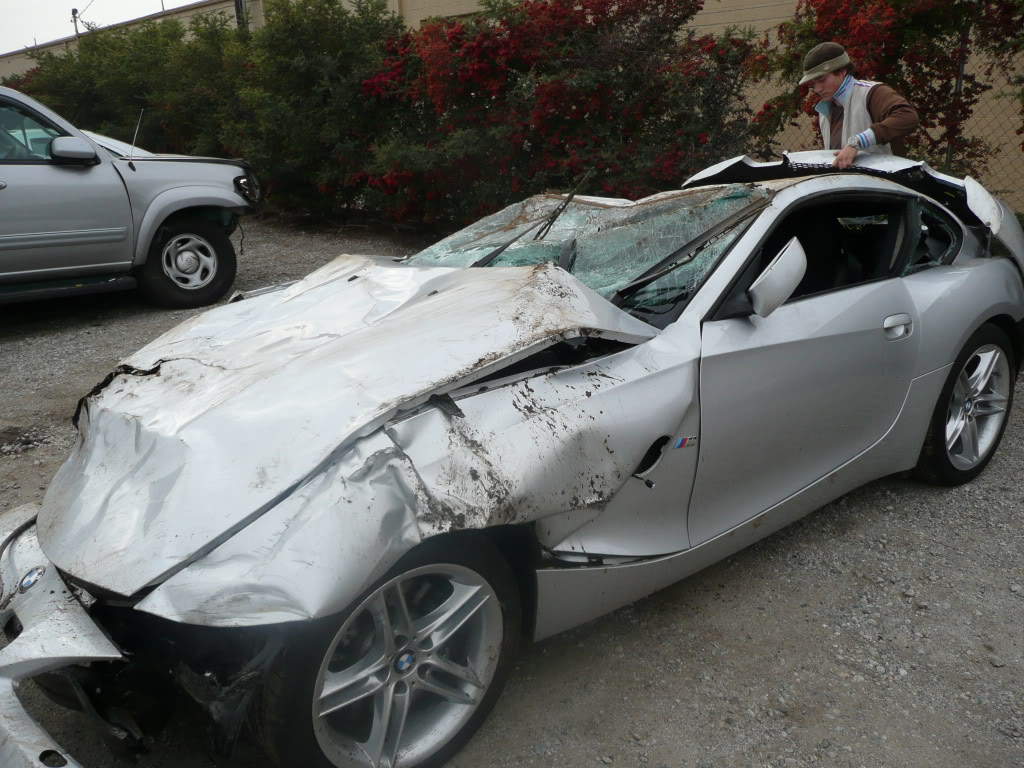 Сколько стоит разбитый. Z4 BMW crash. Разбитая БМВ 530i.