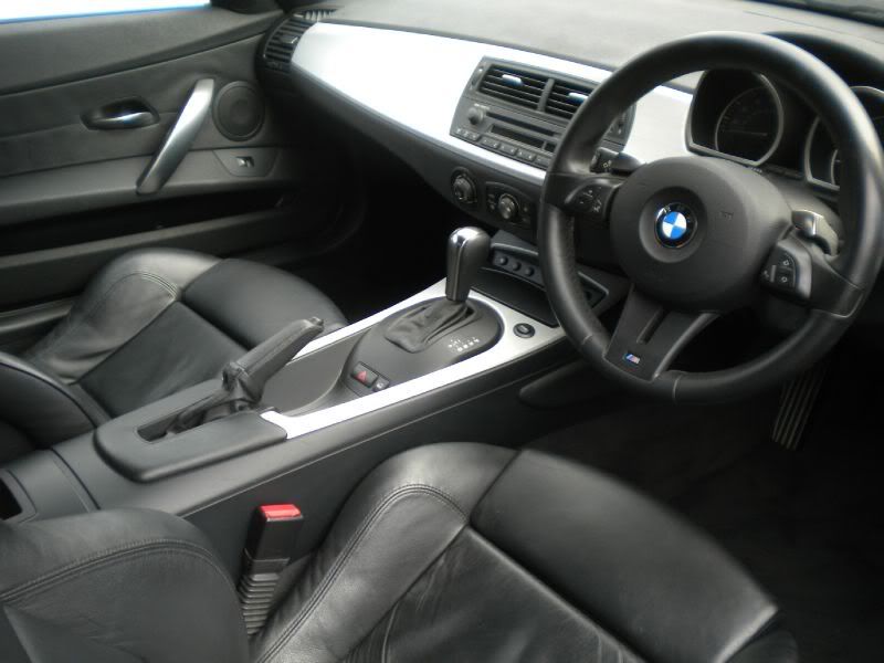 bmw-z4-coupe-petrol_3654104.jpg