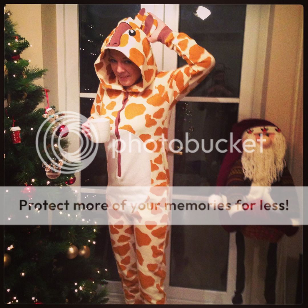 GiraffeOnesie_zps56473947.jpg