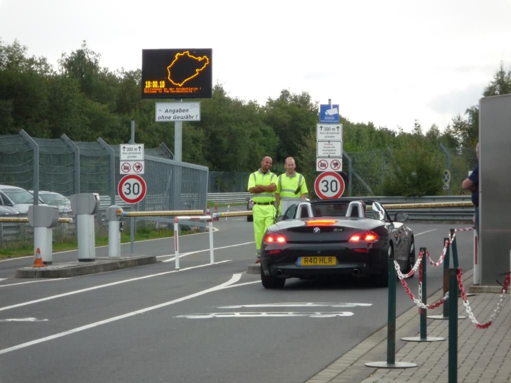 ring_zpsae56e9e9.jpg