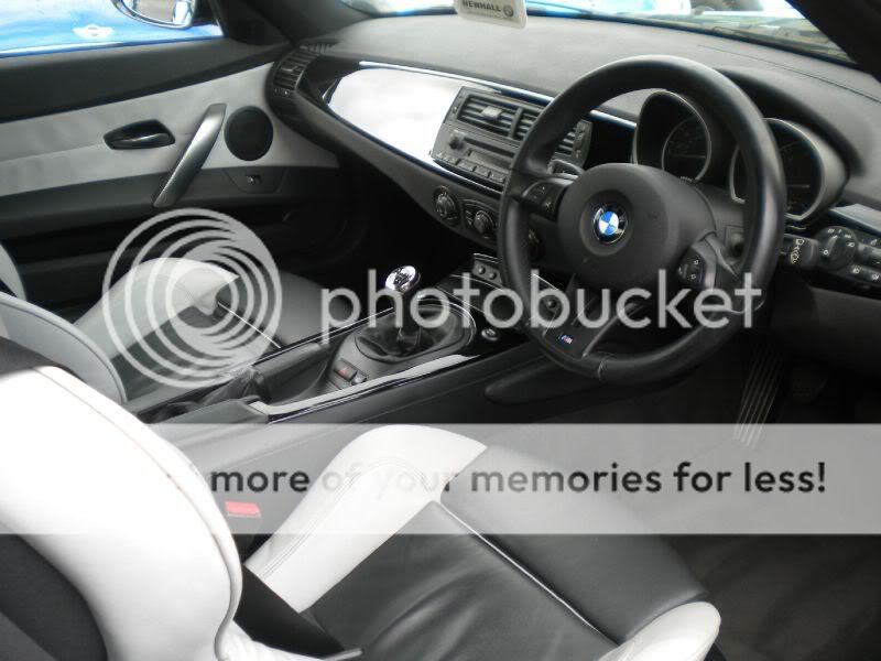 bmw-z4-coupe-petrol_3549137.jpg