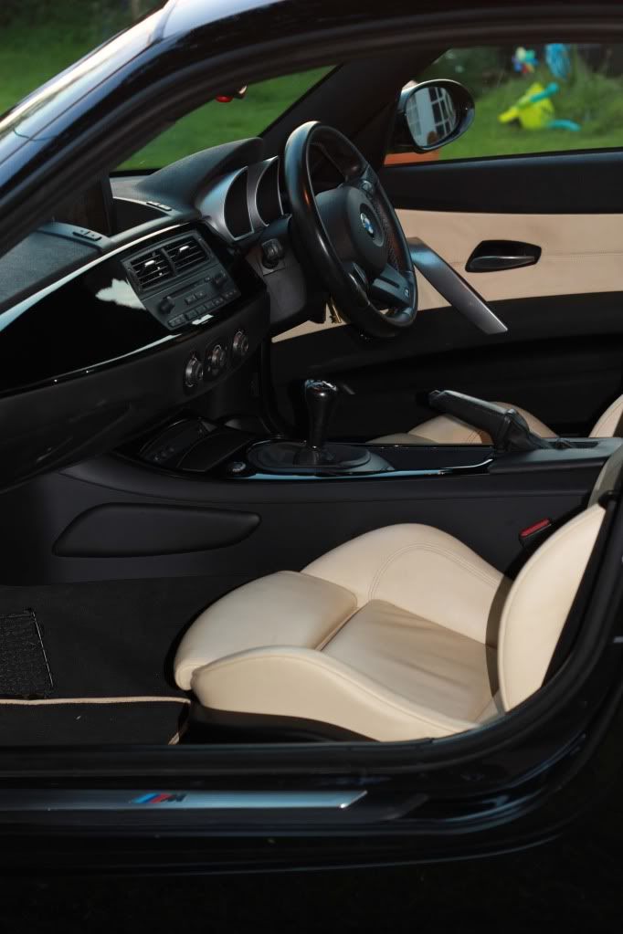 carinsidepassenger1.jpg