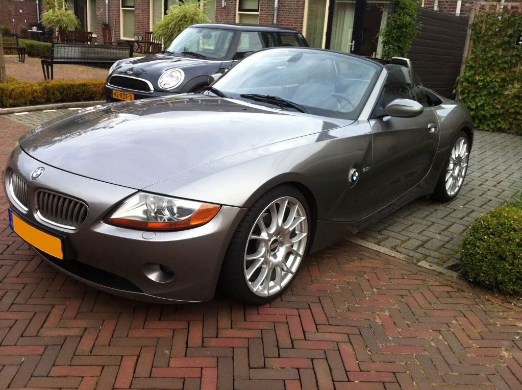 z4front2.jpg