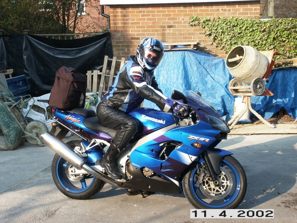 Me20020410_zpsb3452858.jpg