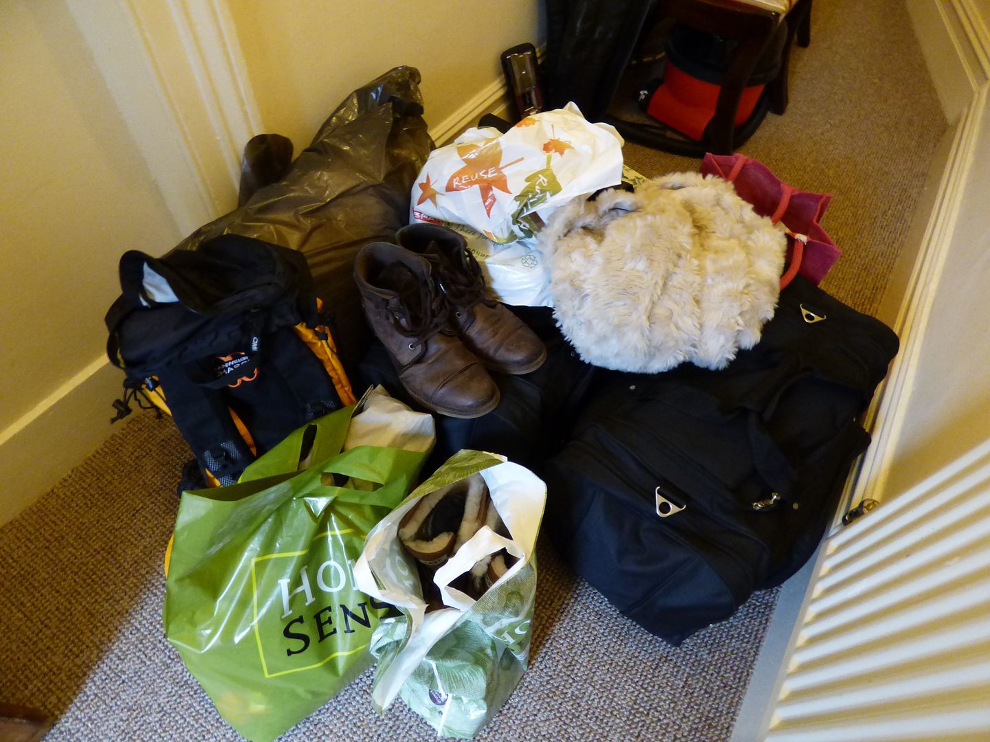 luggage_zpskw6srptb.jpg
