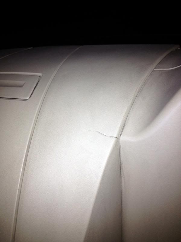 z4interiorpanelcrack_zps4787ed7a.jpg